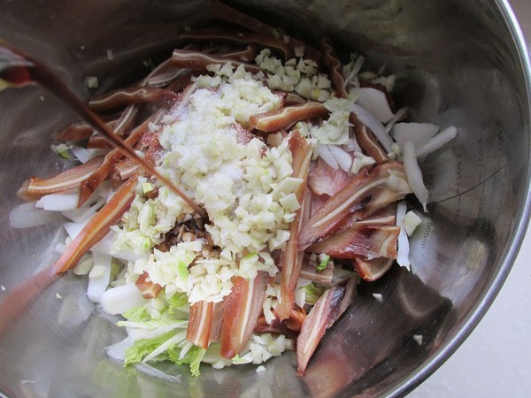 拌豬耳朵的做法-咸鮮味拌菜譜