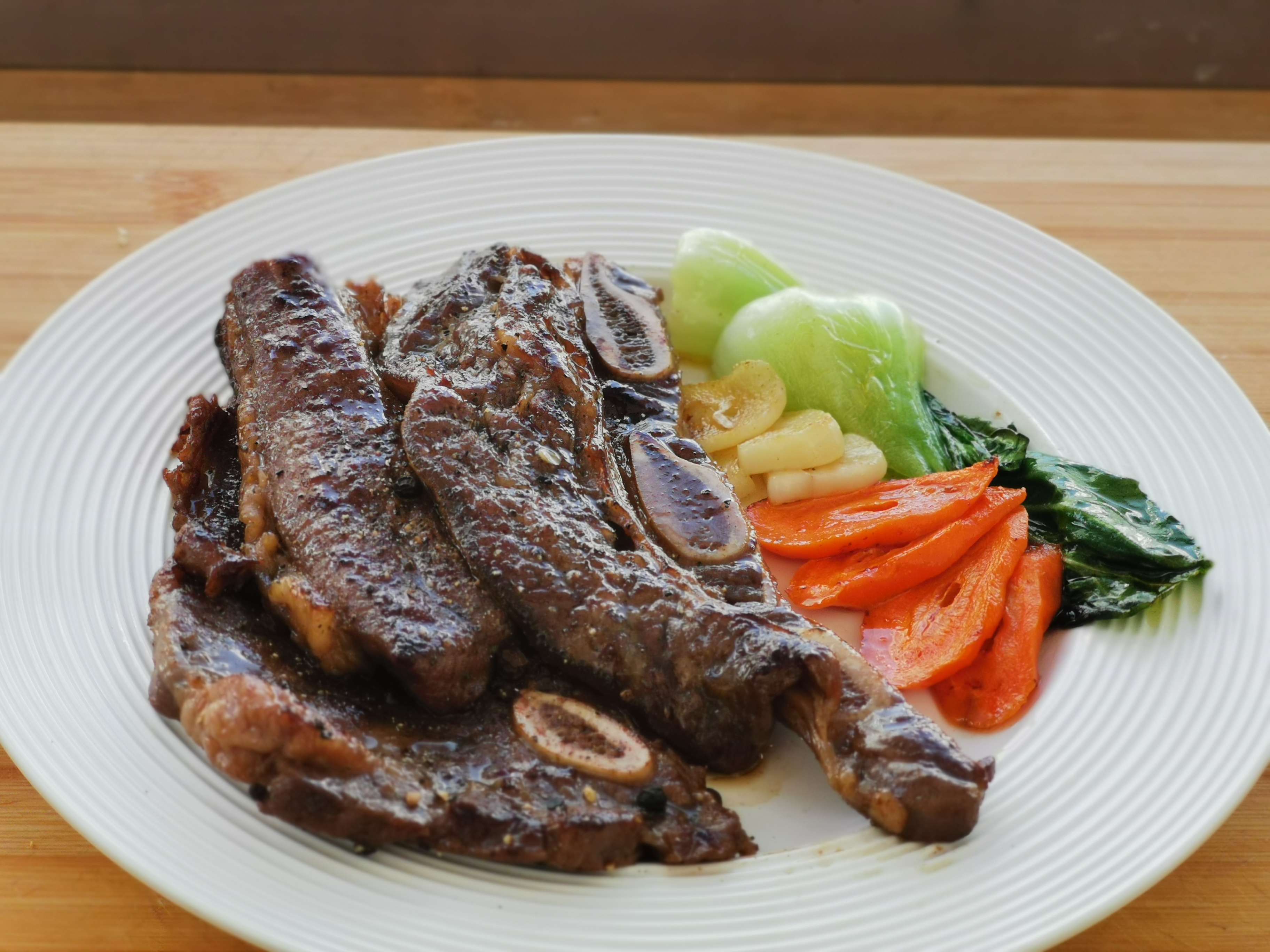 香煎牛仔骨的做法-黑椒味煎菜譜