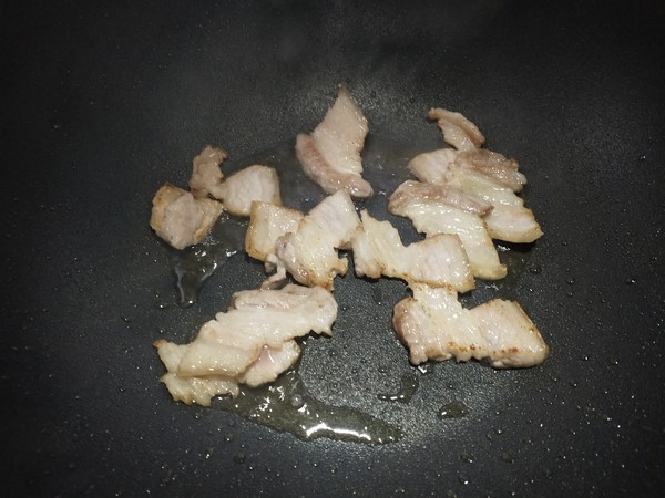 五花肉燒蘿卜的做法-家常味炒菜譜