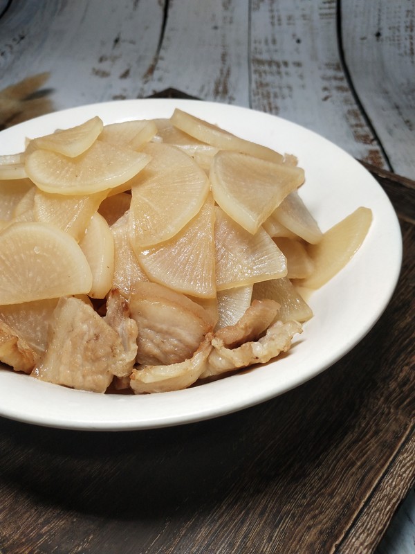 五花肉燒蘿卜的做法-家常味炒菜譜