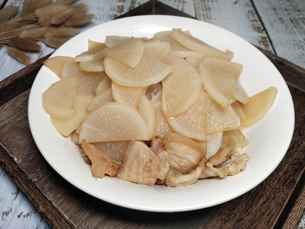 五花肉燒蘿卜的做法-家常味炒菜譜