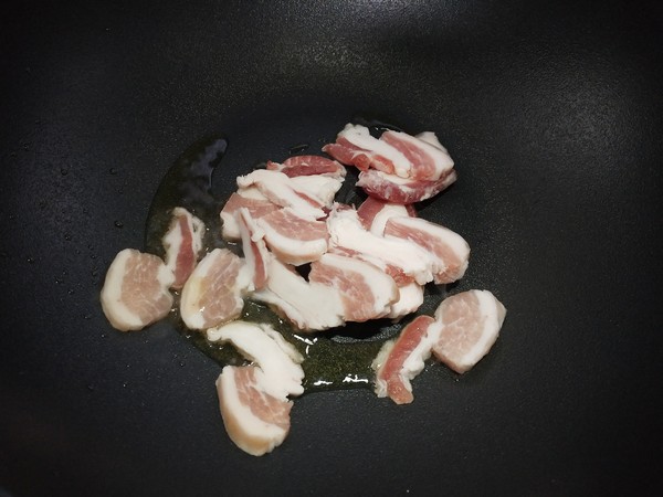 五花肉燒蘿卜的做法-家常味炒菜譜