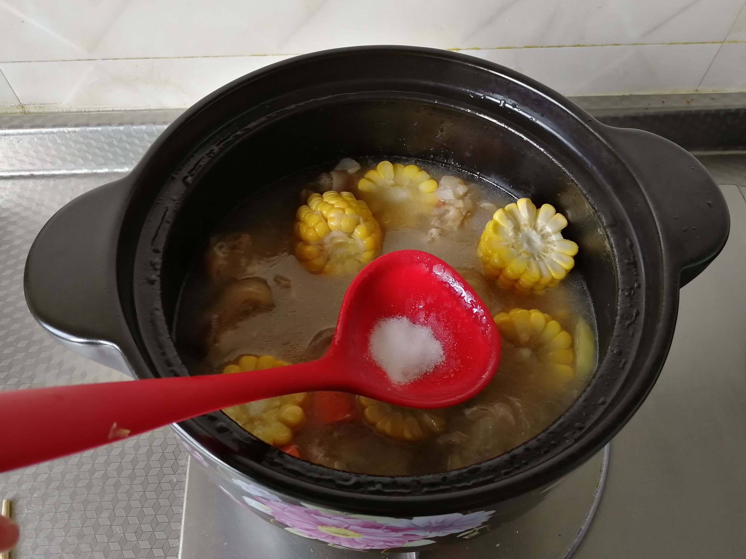 豬腳玉米湯的做法-咸鮮味燉菜譜-易網健康養生網 豬腳玉米湯的做法-咸鮮味燉菜譜