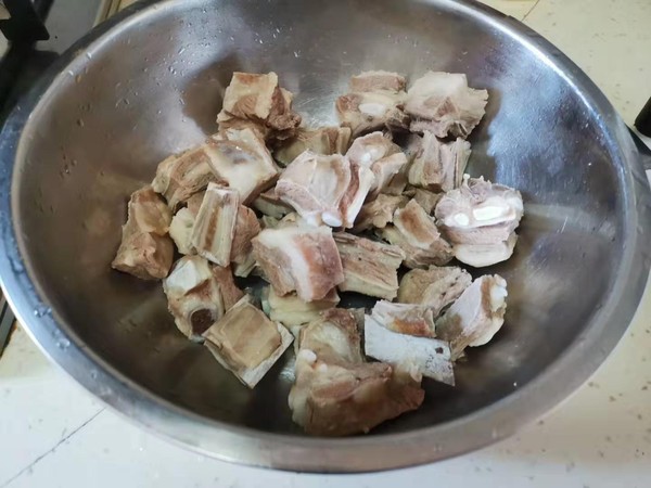 紅燜羊排的做法-家常味燉菜譜-易網(wǎng)健康養(yǎng)生網(wǎng) 紅燜羊排的做法-家常味燉菜譜