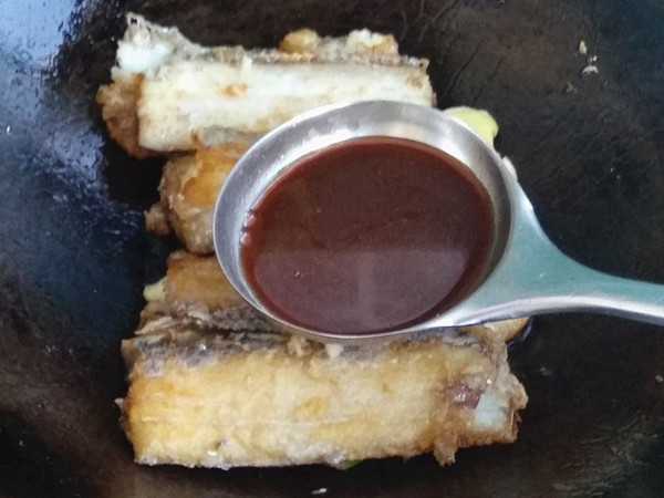 杏鮑菇燒帶魚的做法-咸鮮味燒菜譜