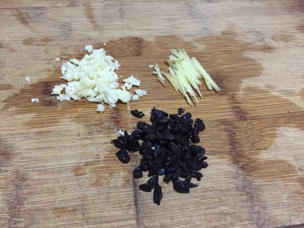 排骨蒸豆腐的做法-咸鮮味蒸菜譜