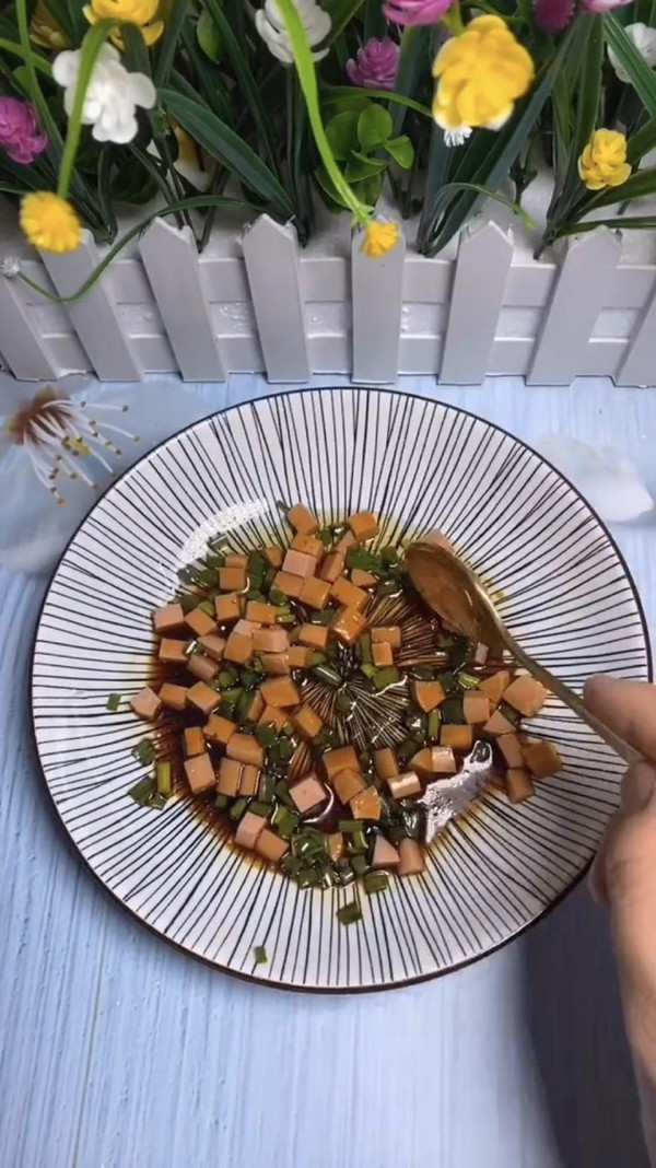 懶人臥蛋的做法-咸鮮味蒸菜譜-易網(wǎng)<a href=http://www.gyfww.com/ target=_blank class=infotextkey>健康養(yǎng)生</a>網(wǎng) 懶人臥蛋的做法-咸鮮味蒸菜譜