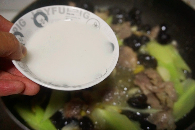 家常白油肉片的做法-家常味炒菜譜