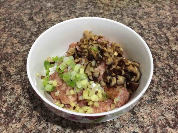 青椒釀肉的做法-咸鮮味煎菜譜