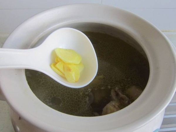 石筍干燉雞的做法-家常味燉菜譜-易網健康養生網 石筍干燉雞的做法-家常味燉菜譜