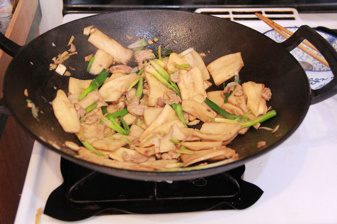 蠔油杏鮑菇炒肉的做法-咸鮮味炒菜譜