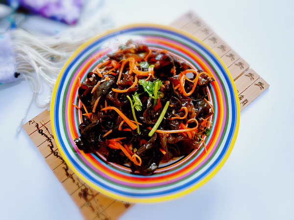 涼拌黑木耳的做法-其它口味拌菜譜