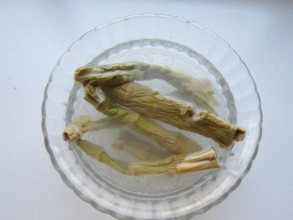 石筍干燉雞的做法-家常味燉菜譜-易網健康養生網 石筍干燉雞的做法-家常味燉菜譜