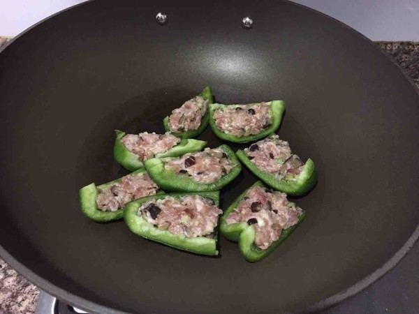 青椒釀肉的做法-咸鮮味煎菜譜