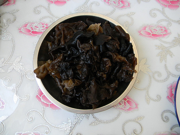 涼拌黑木耳的做法-其它口味拌菜譜