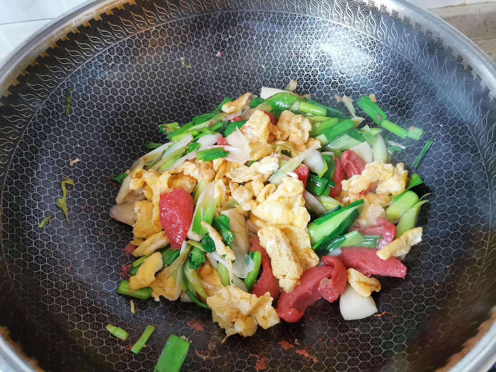 蒜苗紅腸炒雞蛋的做法-咸鮮味炒菜譜