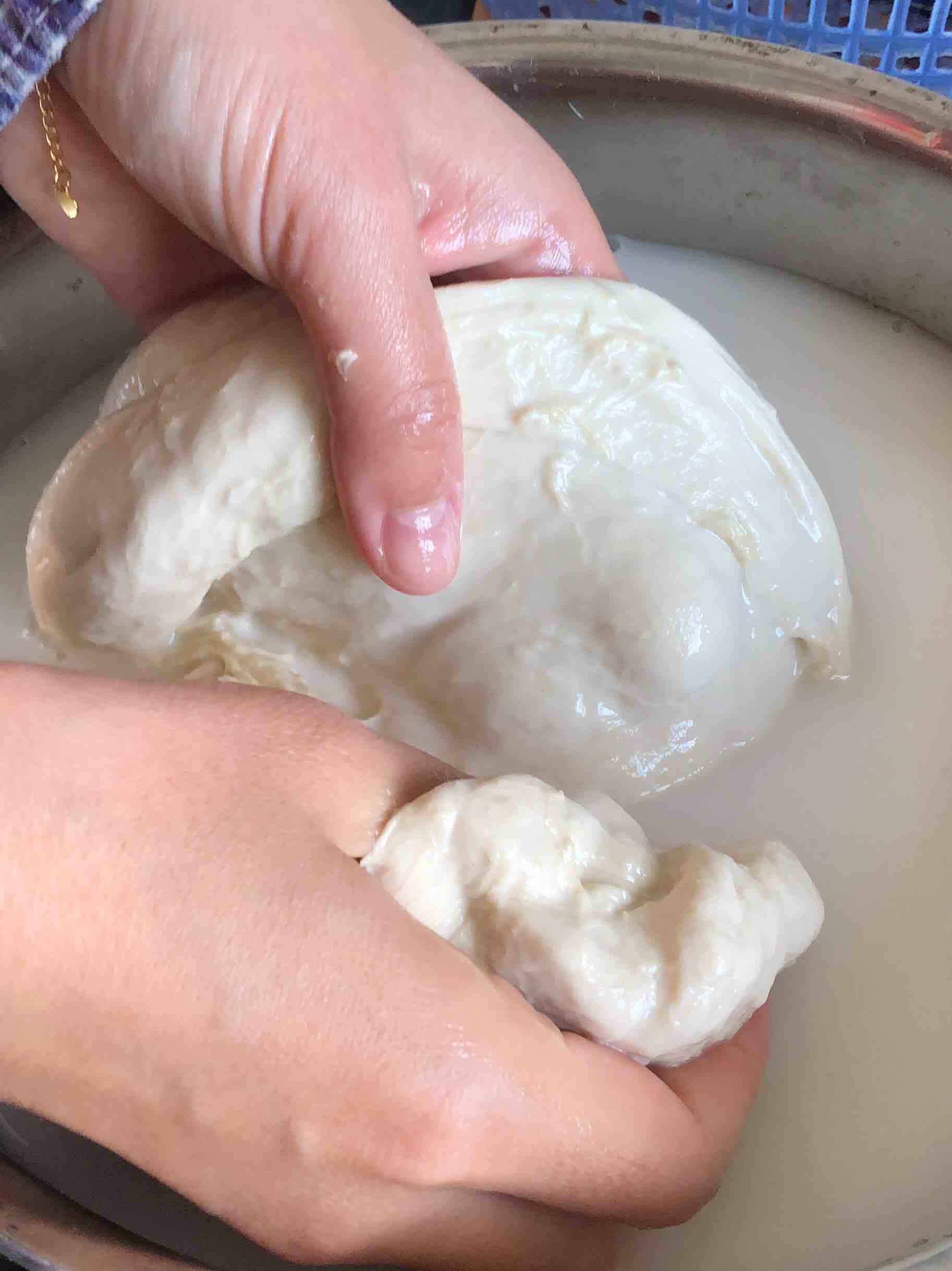 簡單易做滴涼皮的做法-酸辣味蒸菜譜