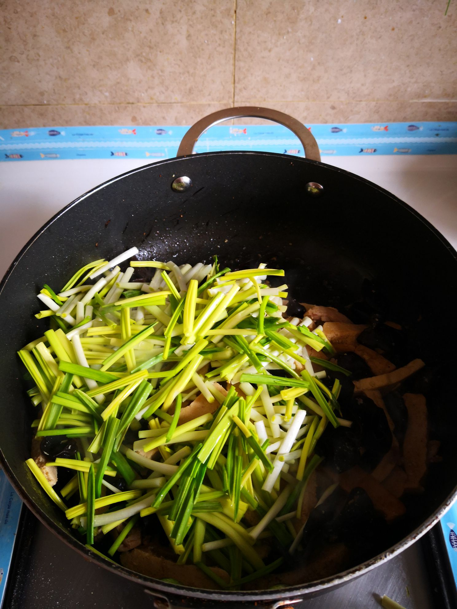 豆干炒木耳的做法-家常味炒菜譜