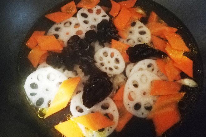 荷塘小炒的做法-咸鮮味炒菜譜