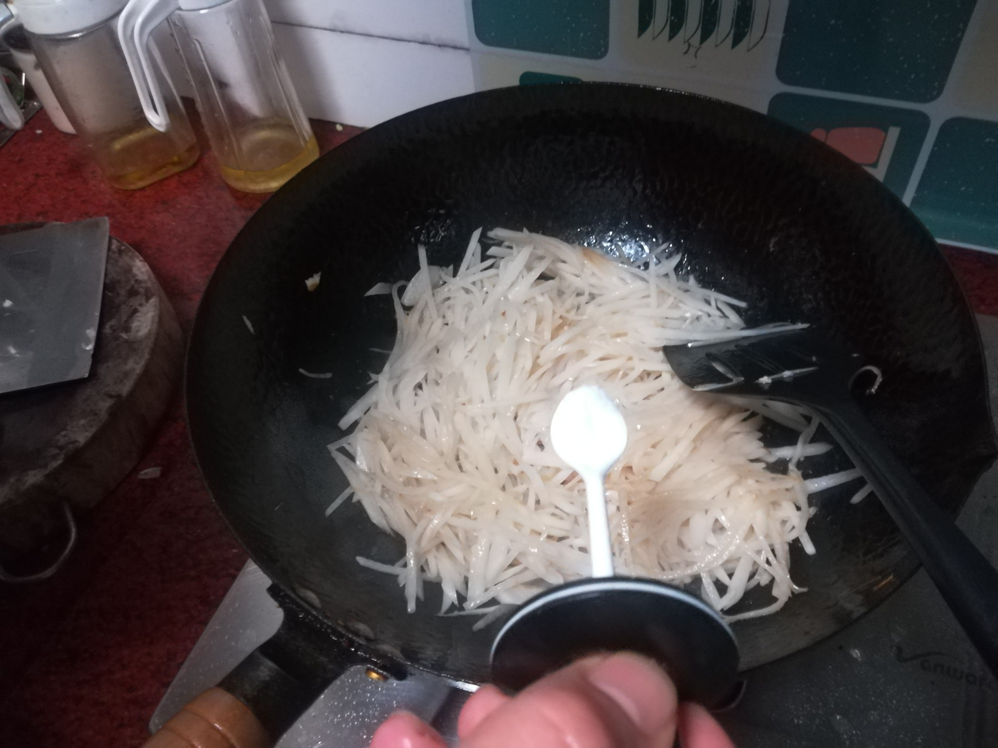 白蘿卜小炒牛肉的做法-家常味炒菜譜