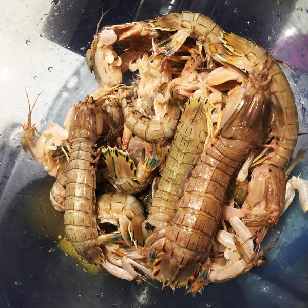 香辣豉香皮皮蝦的做法-香辣味炒菜譜-易網<a href=http://www.gyfww.com/ target=_blank class=infotextkey>健康養生</a>網 香辣豉香皮皮蝦的做法-香辣味炒菜譜