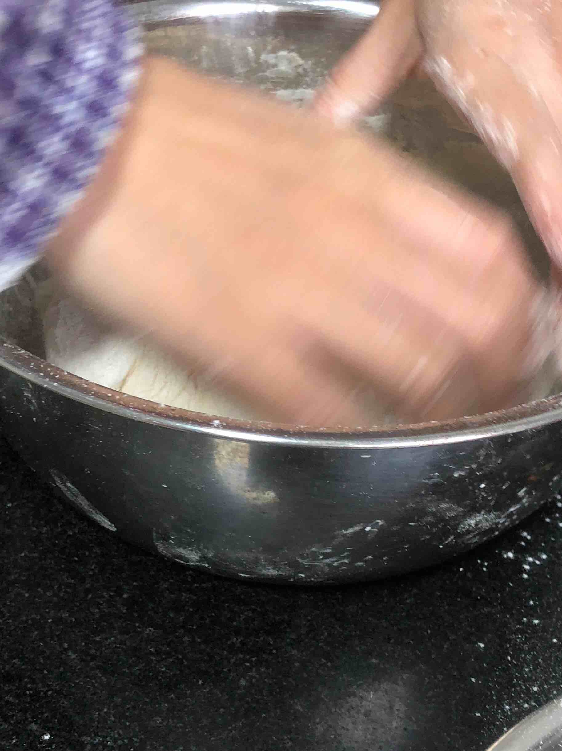 簡單易做滴涼皮的做法-酸辣味蒸菜譜