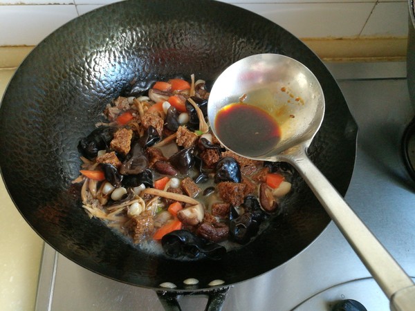 烤麩燴菜的做法-家常味燴菜譜-易網健康養生網 烤麩燴菜的做法-家常味燴菜譜