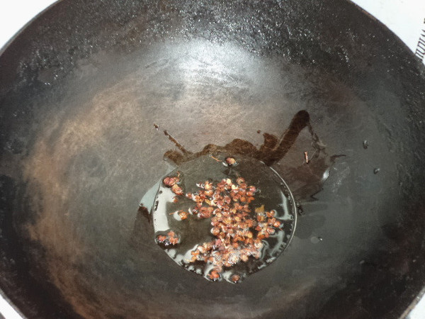 椒油醬香雞翅根的做法-醬香味燒菜譜