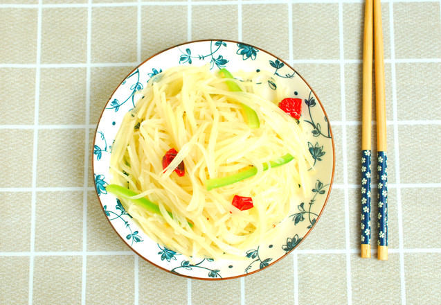 酸辣土豆絲的做法-家常味炒菜譜