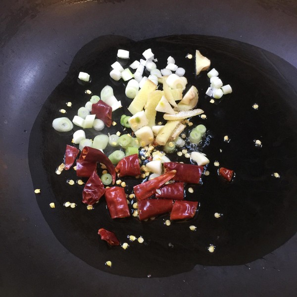 香辣豉香皮皮蝦的做法-香辣味炒菜譜-易網健康養生網 香辣豉香皮皮蝦的做法-香辣味炒菜譜