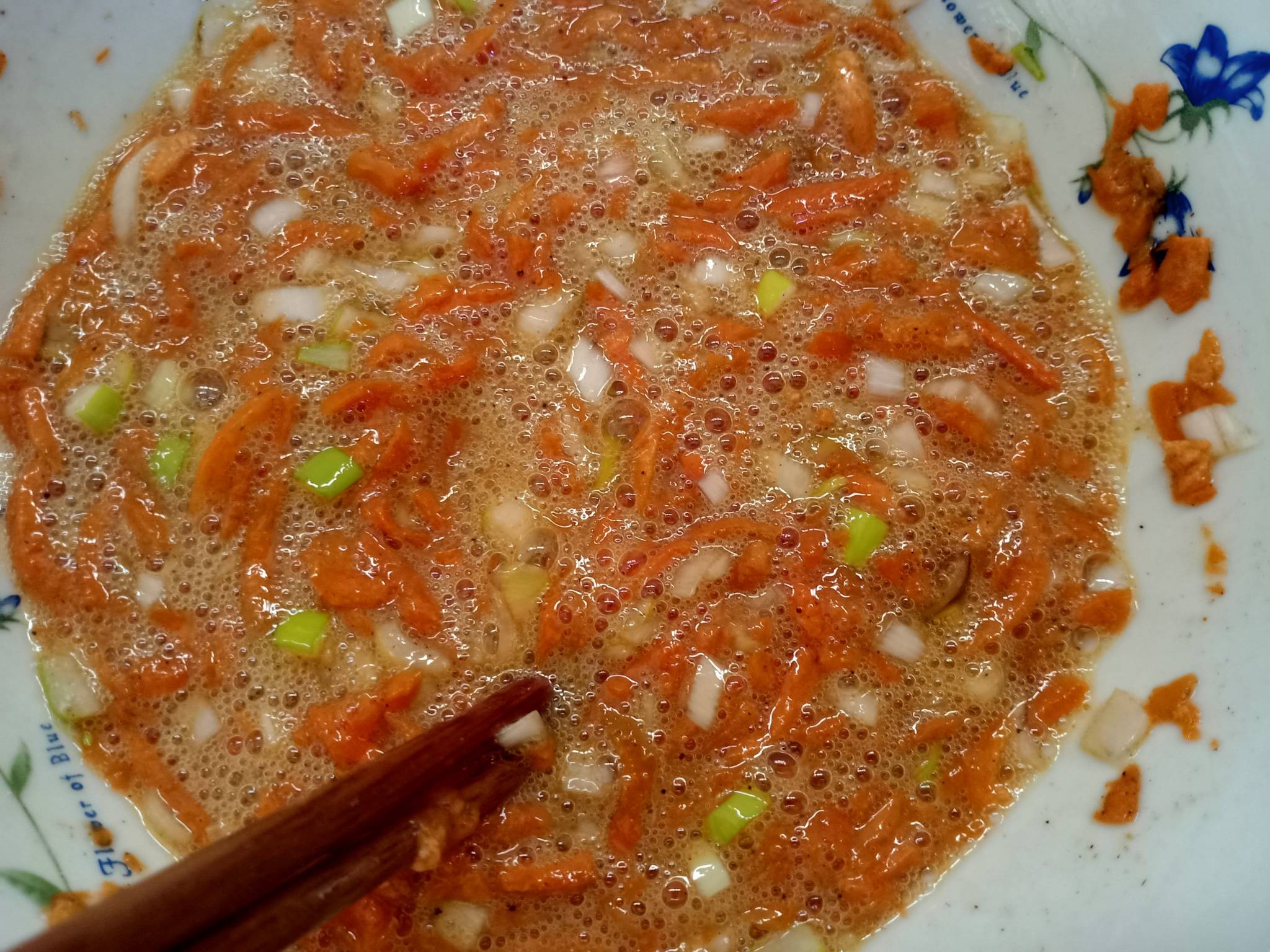 胡蘿卜雞蛋餅的做法-咸鮮味煎菜譜