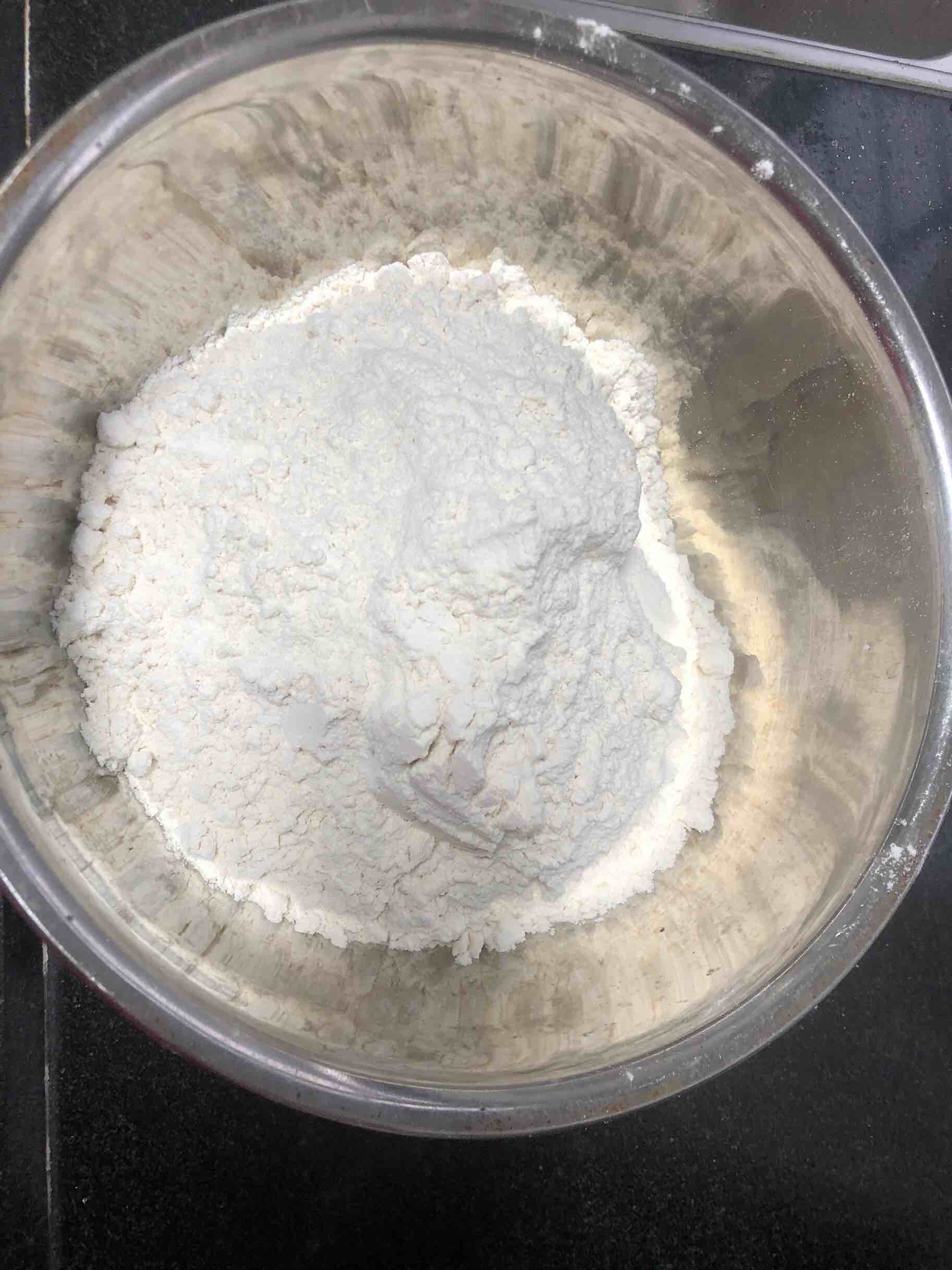 簡單易做滴涼皮的做法-酸辣味蒸菜譜