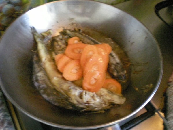 燉魚的做法-香辣味燉菜譜-易網健康養生網 燉魚的做法-香辣味燉菜譜