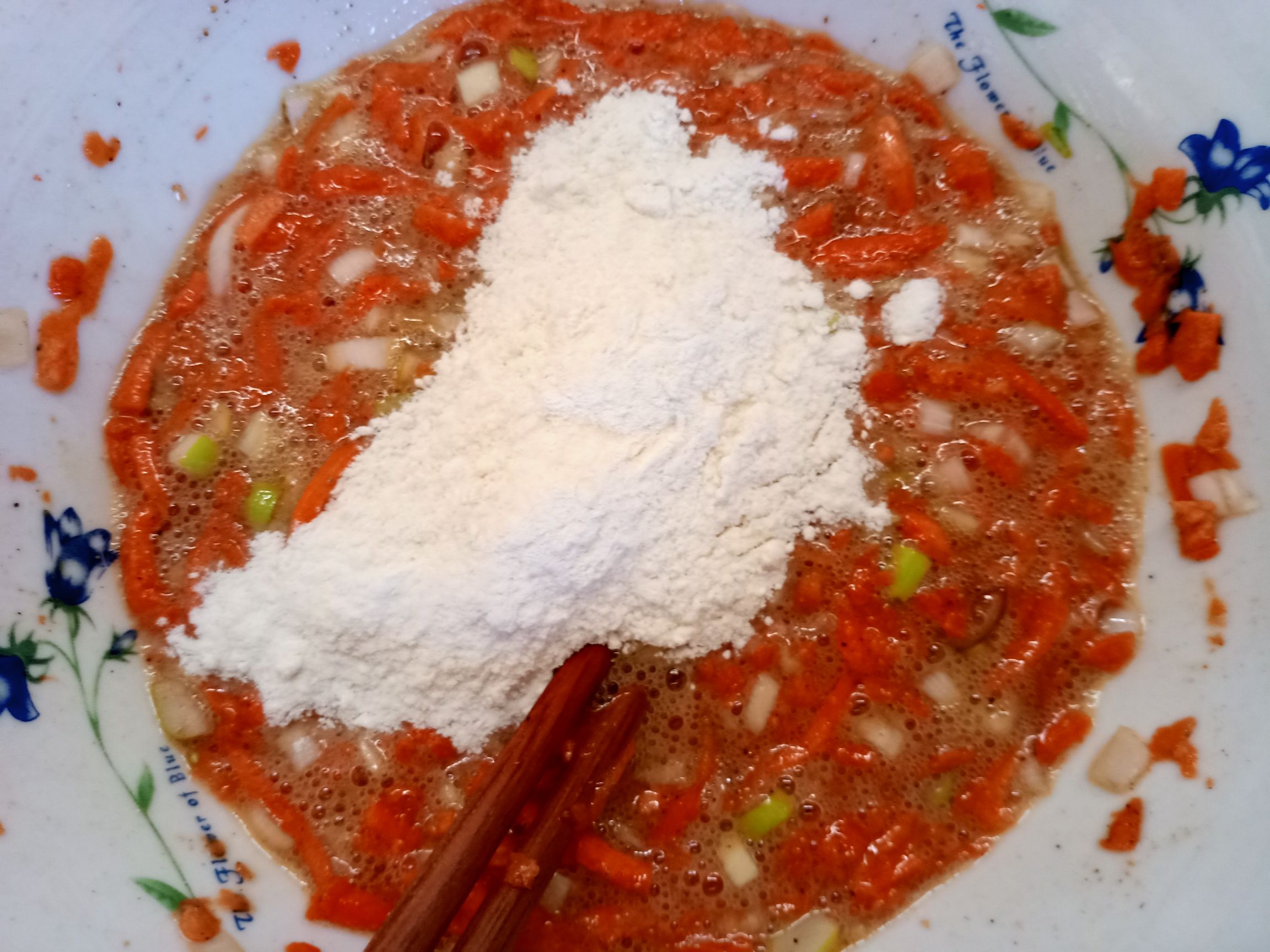 胡蘿卜雞蛋餅的做法-咸鮮味煎菜譜