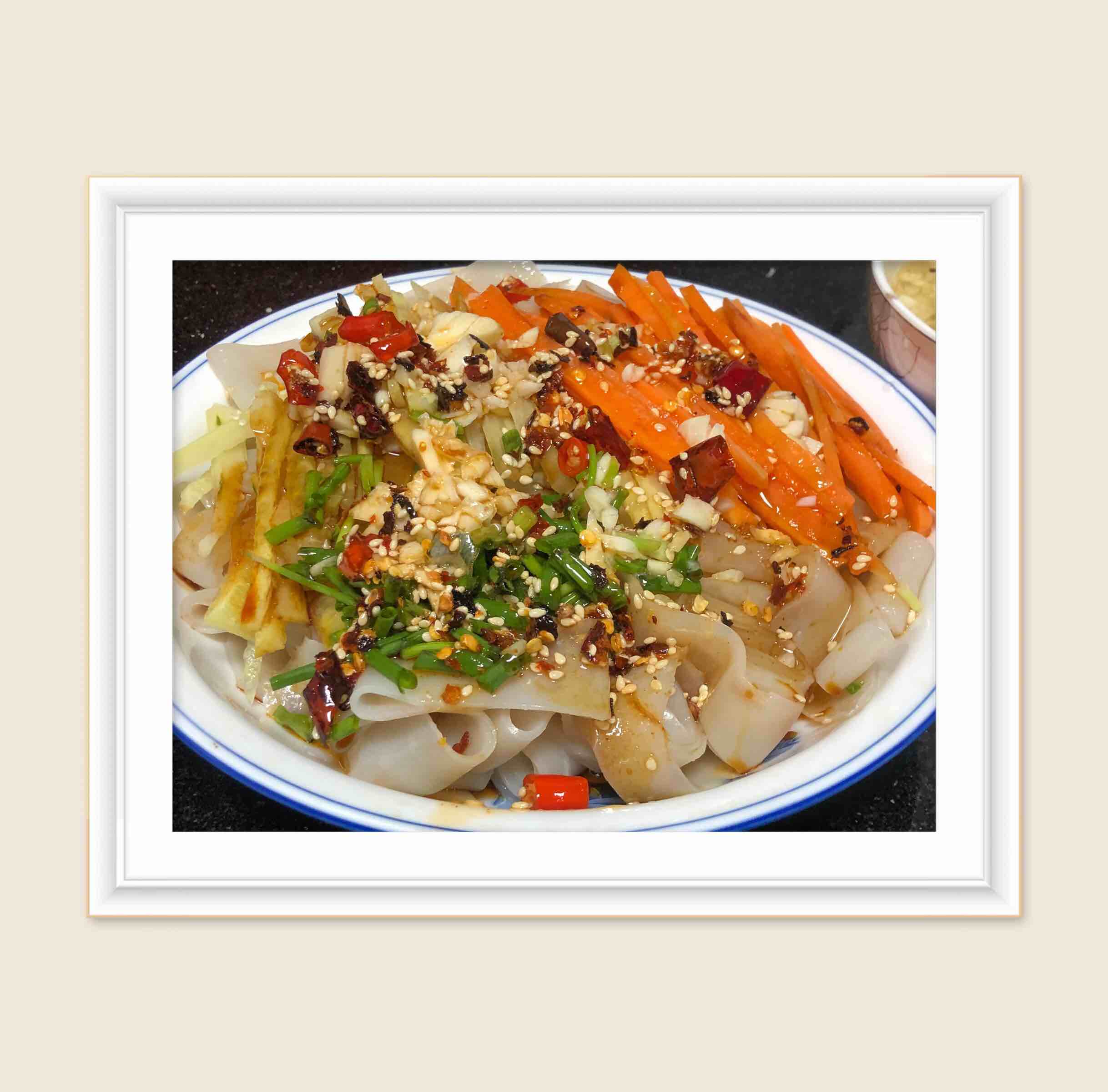 簡單易做滴涼皮的做法-酸辣味蒸菜譜