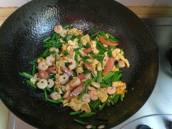 韭苔雞蛋炒蝦仁的做法-家常味炒菜譜