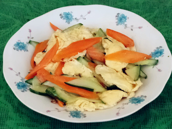 胡蘿卜黃瓜炒雞蛋的做法-咸鮮味炒菜譜