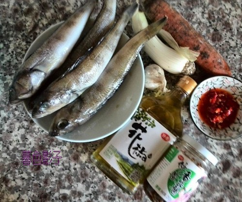 燉魚的做法-香辣味燉菜譜-易網<a href=http://www.gyfww.com/ target=_blank class=infotextkey>健康養生</a>網 燉魚的做法-香辣味燉菜譜