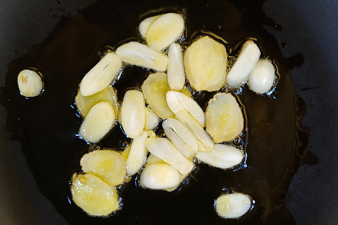 辣子雞丁的做法-麻辣味炒菜譜