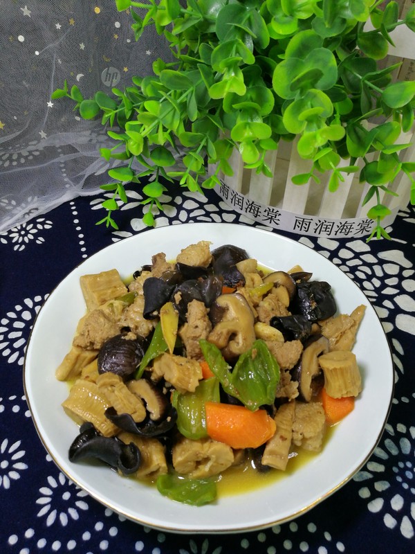 牛肉筍干大雜燴的做法-家常味燴菜譜