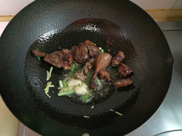 醬鴨燉筍干的做法-家常味燉菜譜-易網健康養生網 醬鴨燉筍干的做法-家常味燉菜譜