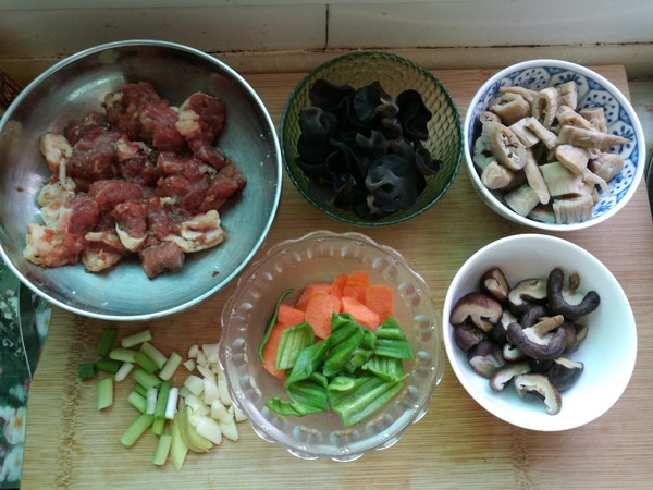 牛肉筍干大雜燴的做法-家常味燴菜譜