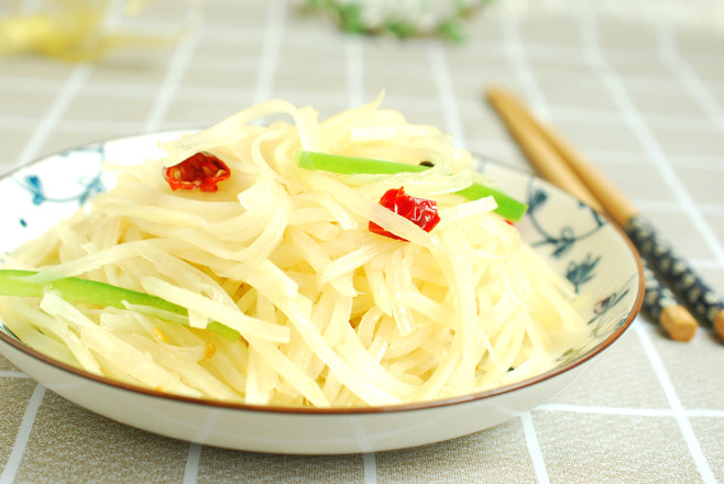 酸辣土豆絲的做法-家常味炒菜譜