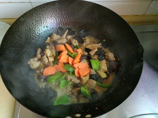 牛肉筍干大雜燴的做法-家常味燴菜譜