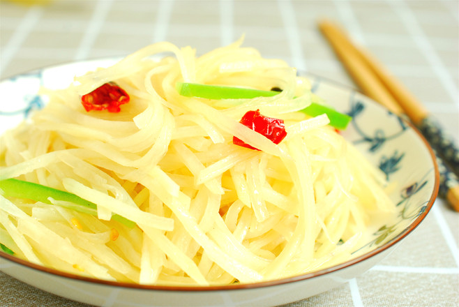 酸辣土豆絲的做法-家常味炒菜譜