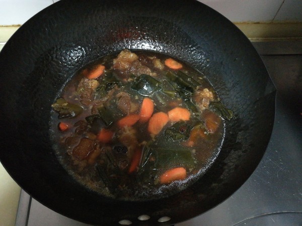 牛筋燉海帶扣的做法-家常味燉菜譜