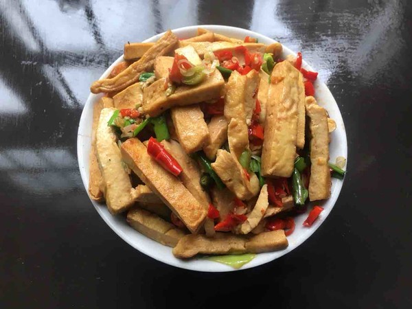 小炒香干的做法-家常味炒菜譜