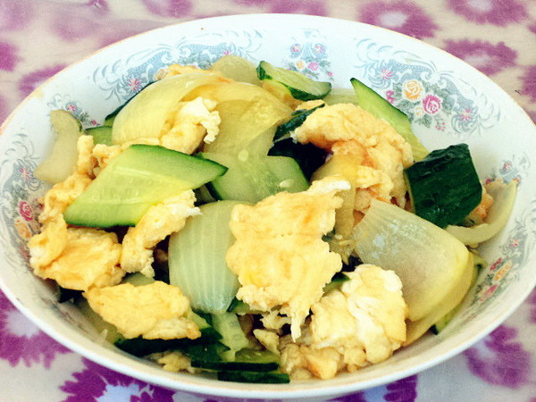 黃瓜洋蔥炒雞蛋的做法-咸鮮味炒菜譜