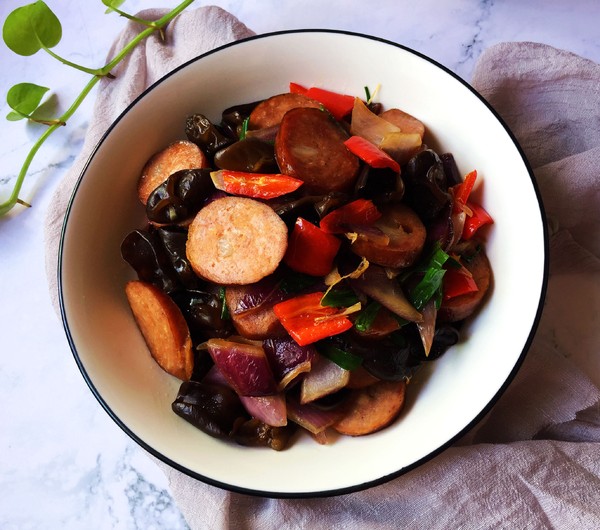 小炒紅腸的做法-家常味炒菜譜