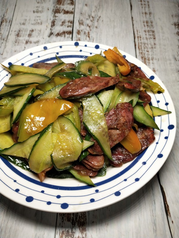 黃瓜炒麻辣香腸的做法-家常味炒菜譜